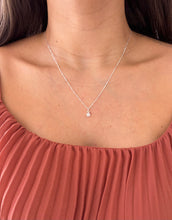 Carregar imagem no visualizador da galeria, Colar Ponto de Luz Branco 40 cm e 45 cm