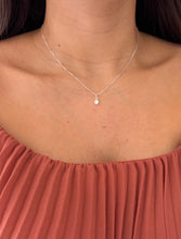 Carregar imagem no visualizador da galeria, Colar Ponto de Luz Branco 40 cm e 45 cm