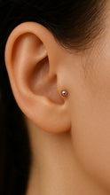 Carregar imagem no visualizador da galeria, Piercing trágus bolinha
