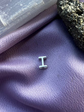 Carregar imagem no visualizador da galeria, Pingente Letra I II
