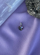 Carregar imagem no visualizador da galeria, Pingente Coração Swarovisk Furta Cor
