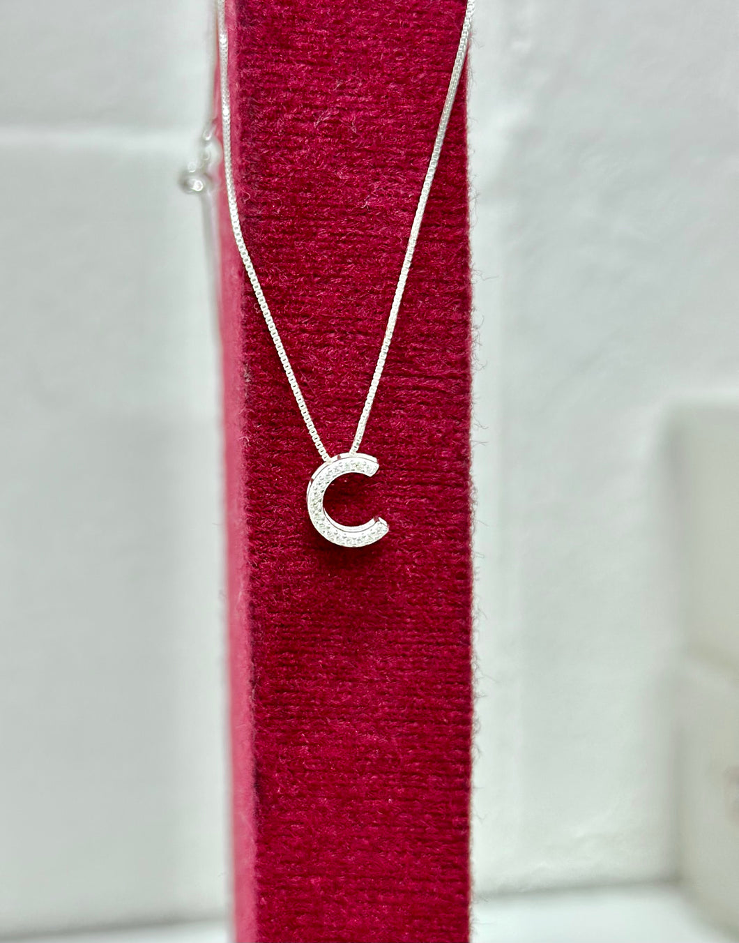 Pingente letra C