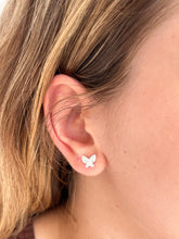 Carregar imagem no visualizador da galeria, Brinco Borboleta Luz
