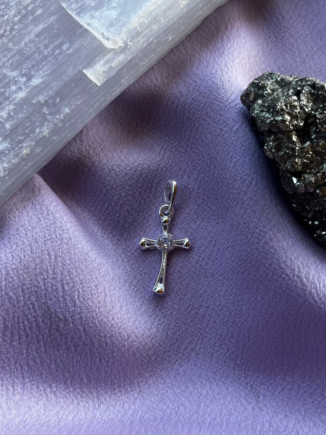 Pingente Cruz C/ P. de Luz III