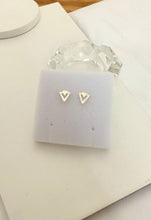 Carregar imagem no visualizador da galeria, Brinco Triângulo Duplo II
