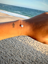 Carregar imagem no visualizador da galeria, Pulseira Florzinha Olho Grego
