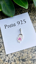Carregar imagem no visualizador da galeria, Pingente Menina Vestido Crav. Rosa
