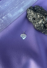 Carregar imagem no visualizador da galeria, Pingente Amor de Mãe
