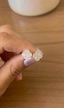 Carregar imagem no visualizador da galeria, Brinco van cleff
