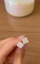 Carregar imagem no visualizador da galeria, Brinco van cleff
