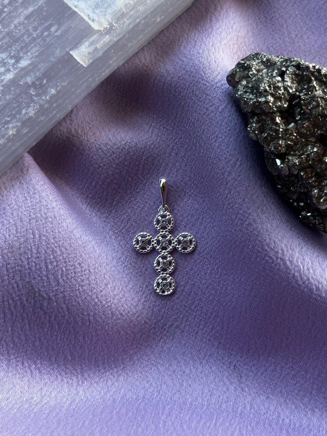 Pingente Cruz Pontinhos de Luz II