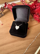 Carregar imagem no visualizador da galeria, Colar coração brilhante
