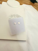 Carregar imagem no visualizador da galeria, Brinco Mini Hexágono Cheio
