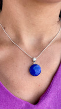 Carregar imagem no visualizador da galeria, Medalha Pedra Lápis Lazulli
