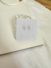 Carregar imagem no visualizador da galeria, Brinco Gota Detalhada
