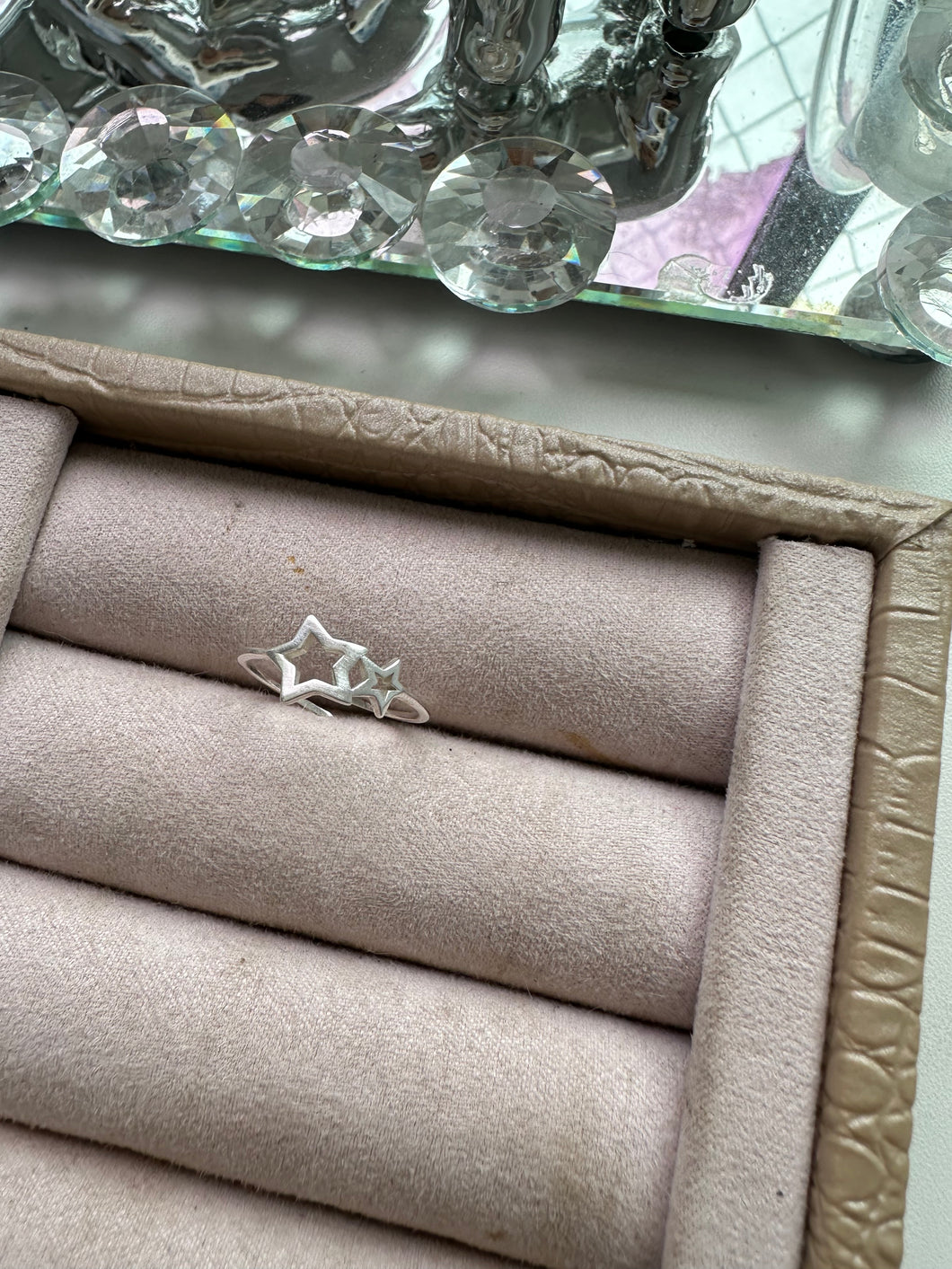 Anel duas estrelas regulável