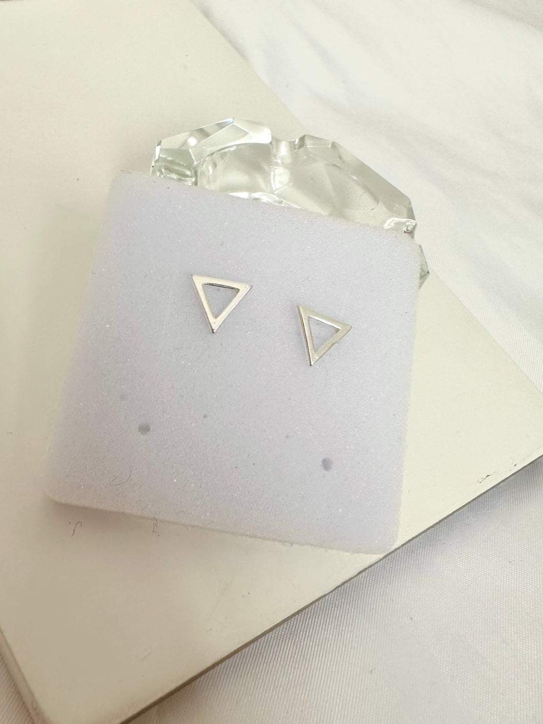 Brinco Triângulo Vazado