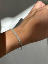 Carregar imagem no visualizador da galeria, Pulseira peito de cobra /lacraia
