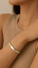 Carregar imagem no visualizador da galeria, Aro Minerva — Bracelete
