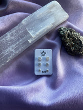 Carregar imagem no visualizador da galeria, Brinco Trio 3, 4 e 5 Crav. Inglês
