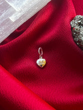 Carregar imagem no visualizador da galeria, Pingente Coraçãozinho Love
