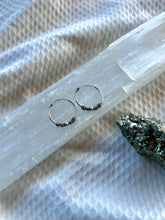 Carregar imagem no visualizador da galeria, Argolinha Bali VI
