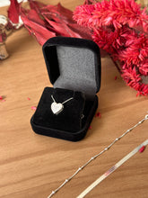 Carregar imagem no visualizador da galeria, Colar coração brilhante
