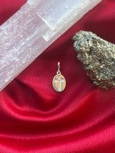 Carregar imagem no visualizador da galeria, Pingente Oval Cruz
