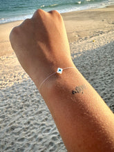 Carregar imagem no visualizador da galeria, Pulseira Florzinha Olho Grego
