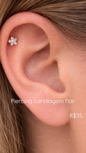 Carregar imagem no visualizador da galeria, Piercing flor cartilagem
