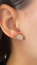 Carregar imagem no visualizador da galeria, Brinco van cleff
