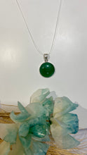 Carregar imagem no visualizador da galeria, Medalha Pedra Quartzo Verde
