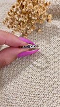 Carregar imagem no visualizador da galeria, Anel Onda Modelo Indiano
