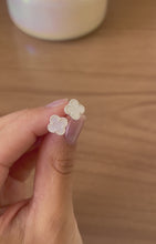 Carregar e reproduzir vídeo no visualizador da galeria, Brinco van cleff
