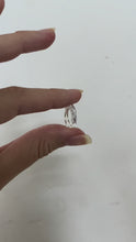 Carregar e reproduzir vídeo no visualizador da galeria, Piercing fake diamante
