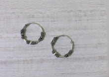 Carregar imagem no visualizador da galeria, Argolinha Bali
