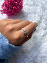 Carregar imagem no visualizador da galeria, Anel  Zircônia Trançado
